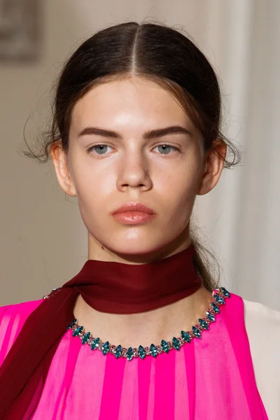 Look 75